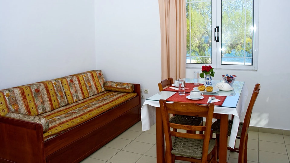 Living room 3